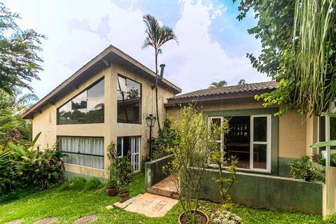 Casa à venda em Cotia, Jardim Colibri, com 4 suítes, com 330 m², Condomínio Jardim Colibri