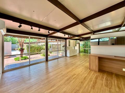 Casa à venda em Cotia, Vila Santo Antônio, com 3 suítes, com 344.59 m²