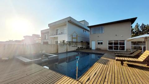 Venda | Casa com 200 m², 3 dormitórios, 6 vagas. Granja Viana Cotia SP