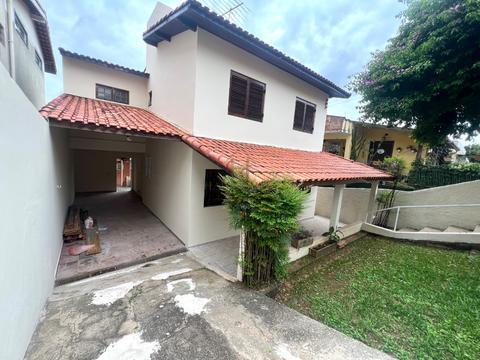 Casa à venda e para alugar em Cotia, Jardim Nomura, com 5 quartos, com 200 m²